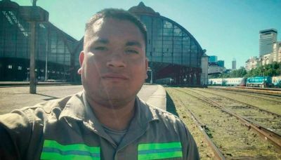 La doble vida del trabajador ferroviario que ama los trenes desde chiquito: es conductor y fotógrafo de lo que nadie ve