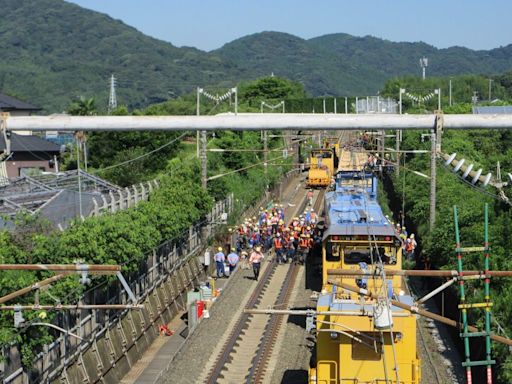 新幹線維護列車凌晨碰撞、脫軌 名古屋至濱松段全線停駛