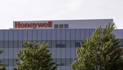 Honeywell, USA BioEnergy partner for $2.8 billion biorefinery to boost SAF production - ET EnergyWorld