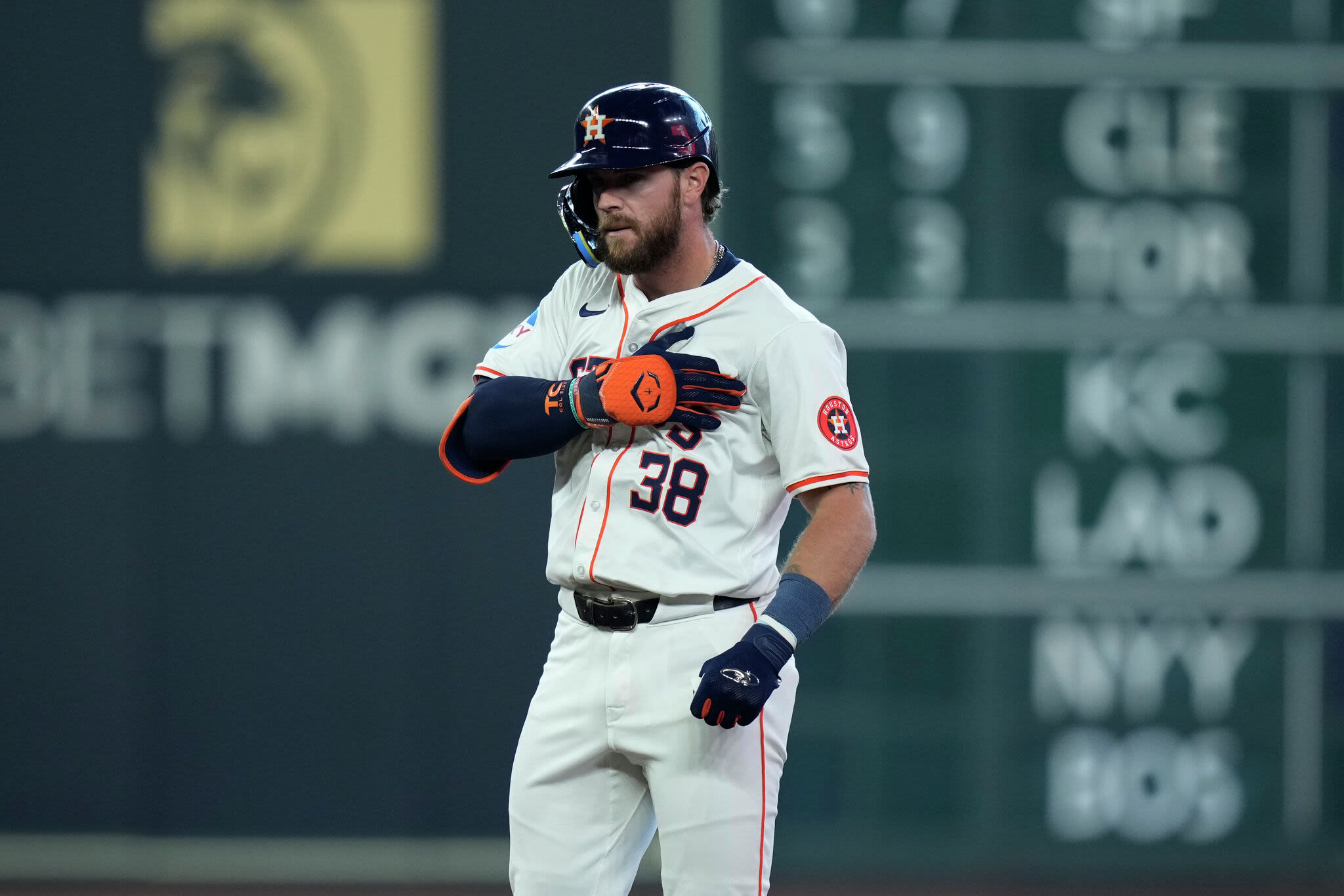 Astros' unlikely contributor making case for permanent roster spot