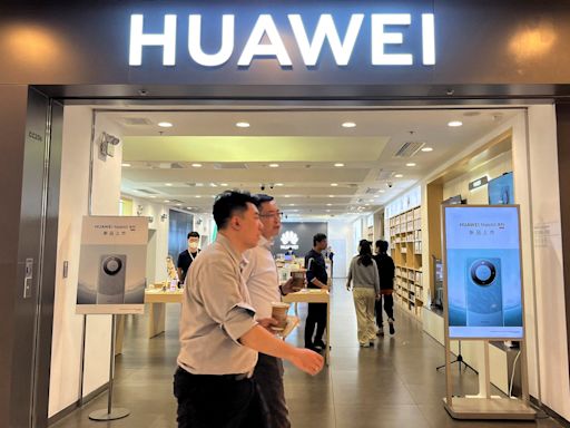 Huawei smartphone chips no longer top secret as stores have green light to tell customers