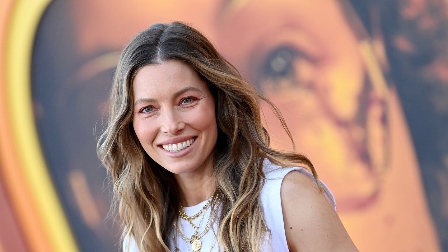 Jessica Biel Thought She Was Dying When She Got Her First Period At Age 11