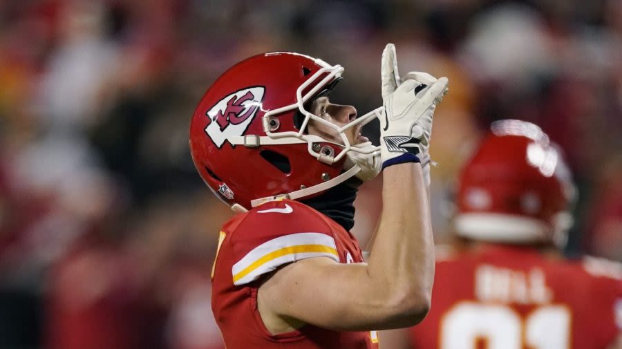 Wife, daughter of Chiefs owner back Harrison Butker amid controversy