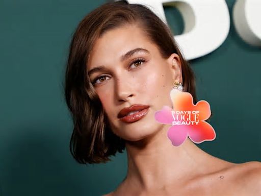 La manicura de Hailey Bieber es la confirmación definitiva de que las uñas verdes serán tendencia esta primavera