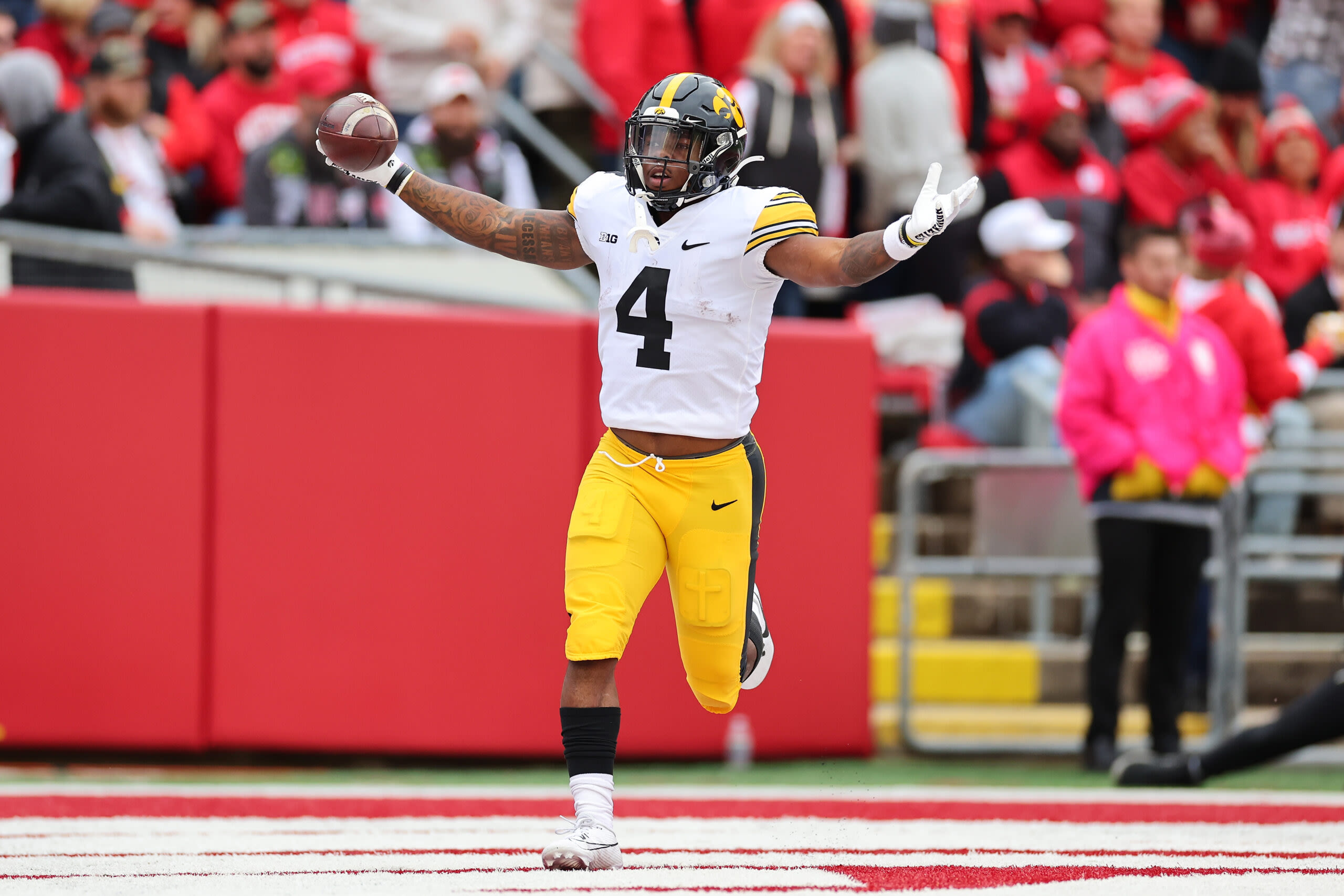 Iowa RB Leshon Williams discusses early changes with Tim Lester offense