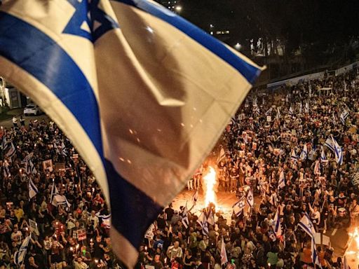 Miles de manifestantes piden un acuerdo por los rehenes en Tel Aviv y Jerusalén