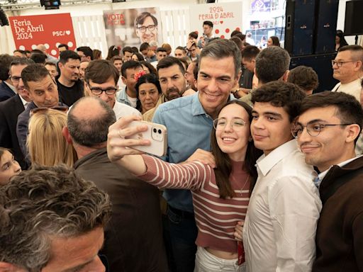 Pedro Sánchez reaparece por sorpresa en Barcelona: primer baño de masas tras sus días de reflexión