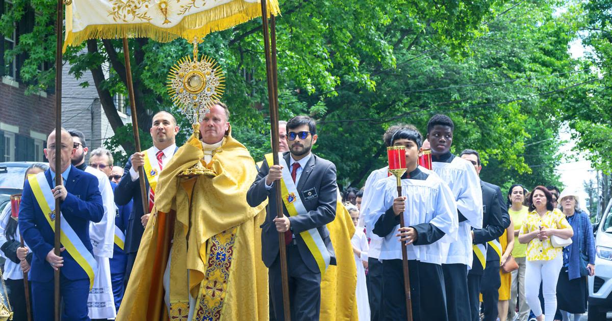 Catholics celebrate Feast of Corpus Christi in downtown procession