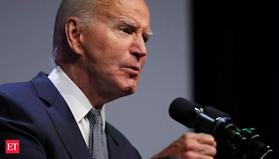 Federal appeals court blocks remainder of Biden's student debt relief plan - The Economic Times