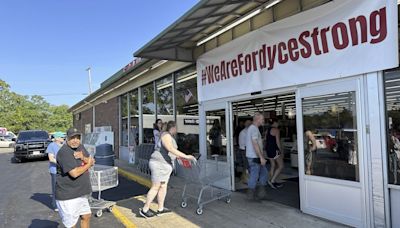 Arkansas grocery store reopens in wake of mass shooting that left 4 dead