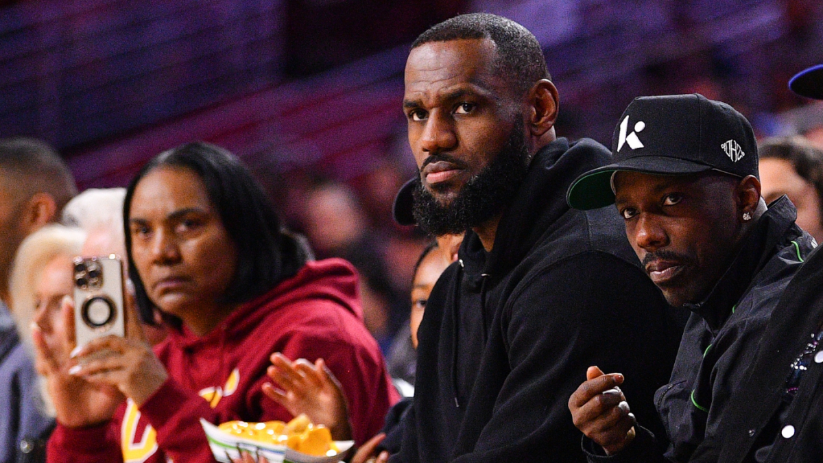 Rich Paul calls LeBron James 'a free agent,' but stops short of confirming he will decline player option