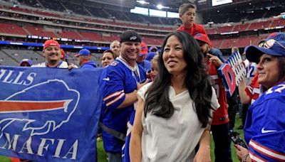 Bills ‘Mama Bear’ Kim Pegula Inspires Dion Dawkins: WATCH