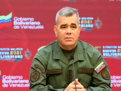 Padrino llama a mantenerse “en el juego democrático” y reporta 23 militares heridos