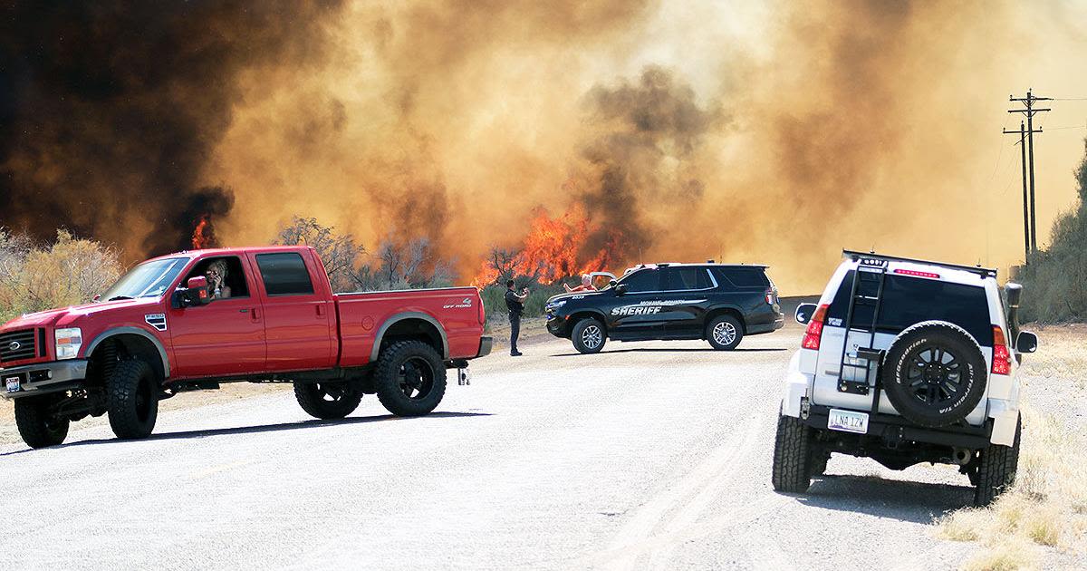 Brush fire in Needles jumps river into Mohave Valley