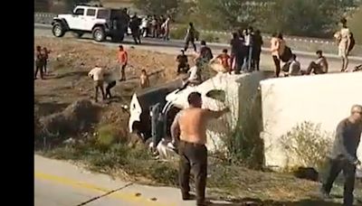 Accidente de tráiler con más de 130 migrantes en Sonora deja 14 heridos [VIDEO]