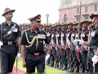 Outgoing army chief General Manoj Pande accorded guard of honour on final day in office - CNBC TV18