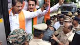 BJP leaders Ashok and Ashwath Narayan reach protest venue in vegetable van
