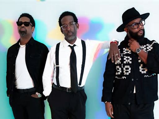 Boyz II Men, Robin Thicke ignite Las Vegas with a four-night special this August