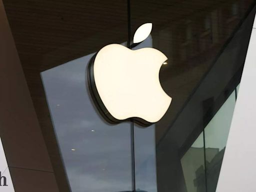 Apple ex-lawyer ordered to pay $1.15 million SEC fine for insider trading