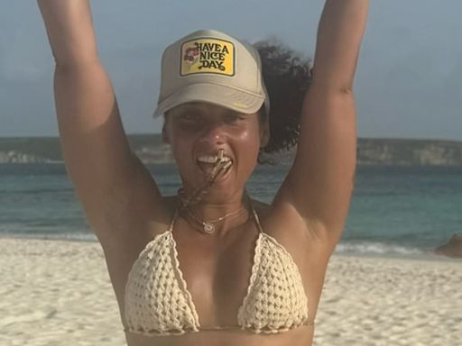 Alicia Keys shows off her curvy bikini body and 'uncontainable' glow