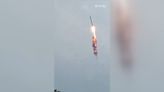 Un cohete chino se estrella tras desprenderse por error de su plataforma de lanzamiento durante un ensayo