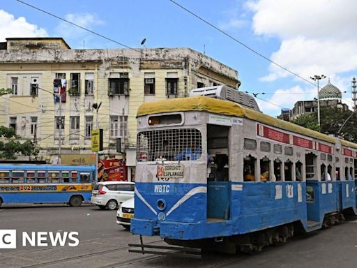 Kolkata trams: Iconic Indian city landmark faces extinction