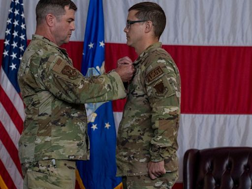 Master sergeant earns Bronze Star for leadership after Al Asad attack