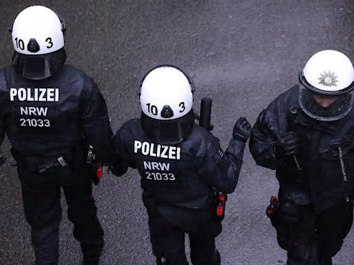 Nach Politiker-Attacken: CDU-Minister ringt um härtere Strafen für Täter – Reul warnt: „Ist doch irre“