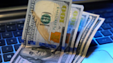 Dólar blue frenó escalada alcista y bajó hasta los $1.220, pero registró mayor suba semanal en 4 meses