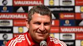 Osian Roberts rules himself out of contention for Wales job and sticks with Como