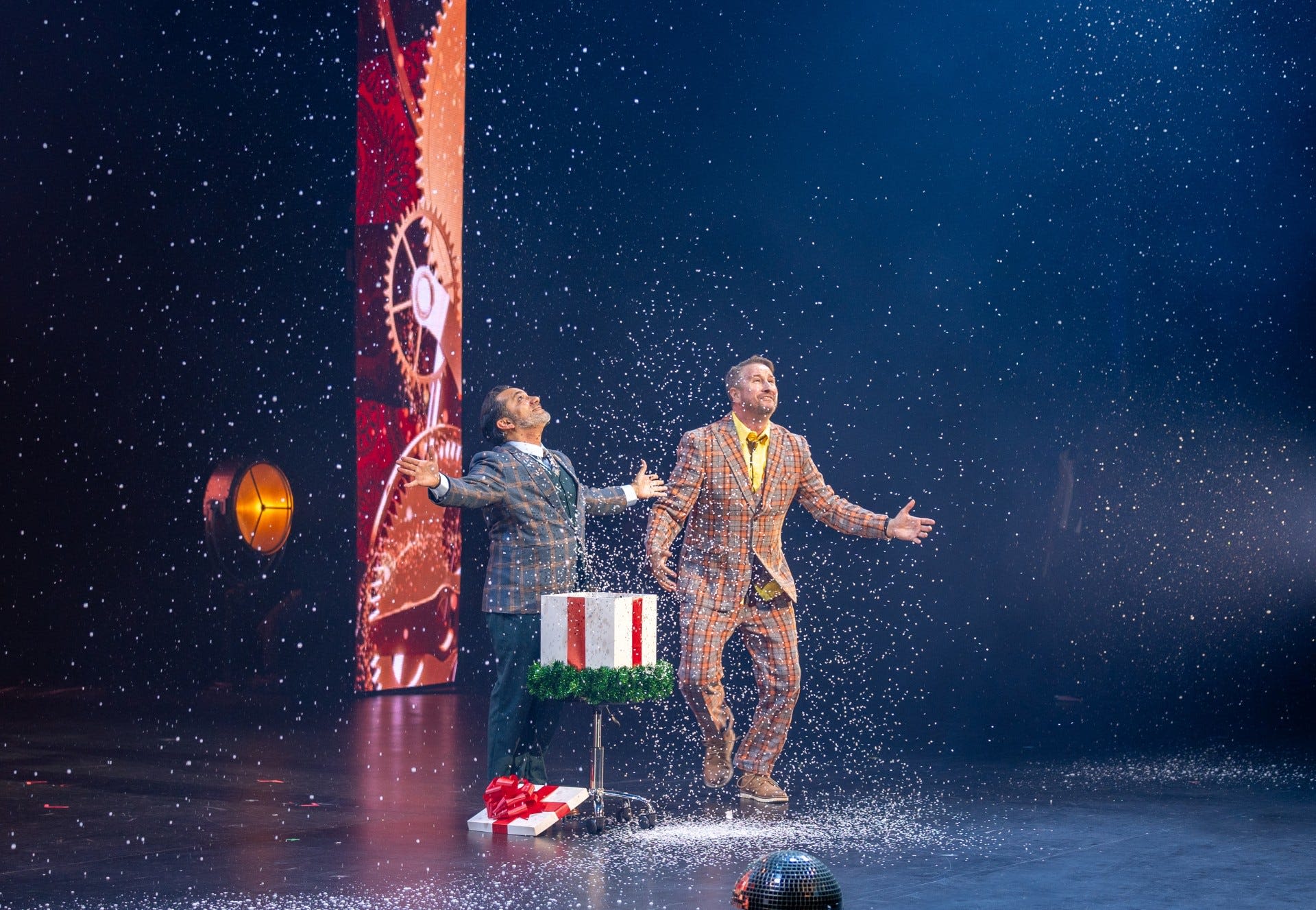 'Cirque Christmas' to bring holiday magic to the Palace Theatre