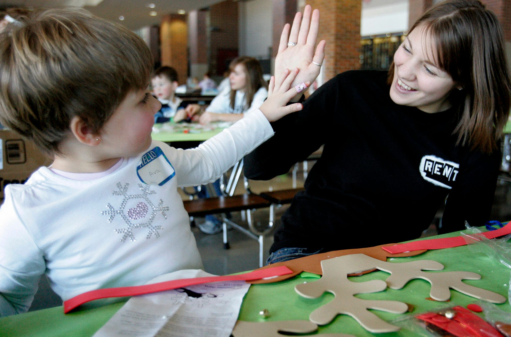 What age can kids stay home alone in Wisconsin?