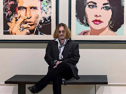 Johnny Depp presenta sus obras de arte en una exposición inmersiva en Nueva York