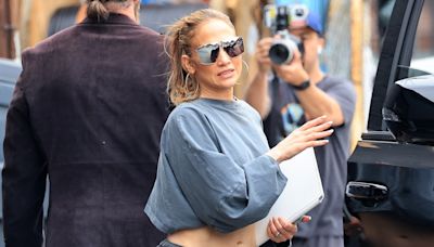 Jennifer Lopez Seen With Wedding Ring Amid Ben Affleck Split Rumors