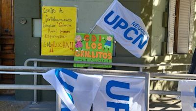 Corte en Neuquén | UPCN protesta en Gobierno: qué reclaman y hasta cuándo bloquearán el tránsito - Diario Río Negro