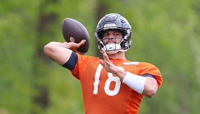 Former Bears Exec Says 'It Is F--king Hard' to Play QB in Chicago