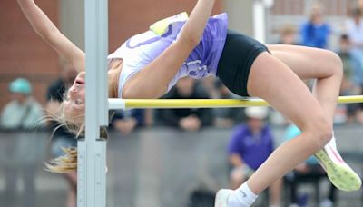WIAA state track and field: Onalaska girls pick up early medals