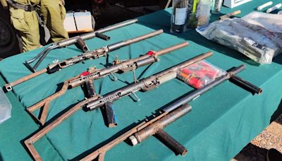 Fiscalía y Carabineros defienden allanamientos que dieron con 18 armas y explosivos en Villa Francia - La Tercera