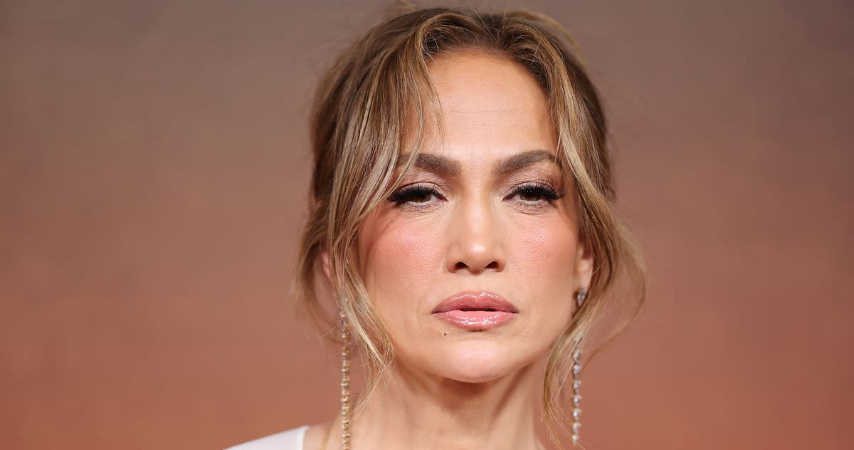 J.Lo’s on a Boat in Italy Sans Ben Affleck