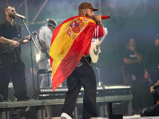 Manuel Turizo y la Roja rubrican su triunfo en la Plaza de España