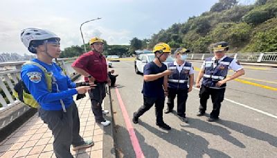 高雄壽山橋傳意外！警消、民力團體架設《繩索吊掛》21公尺高空救援