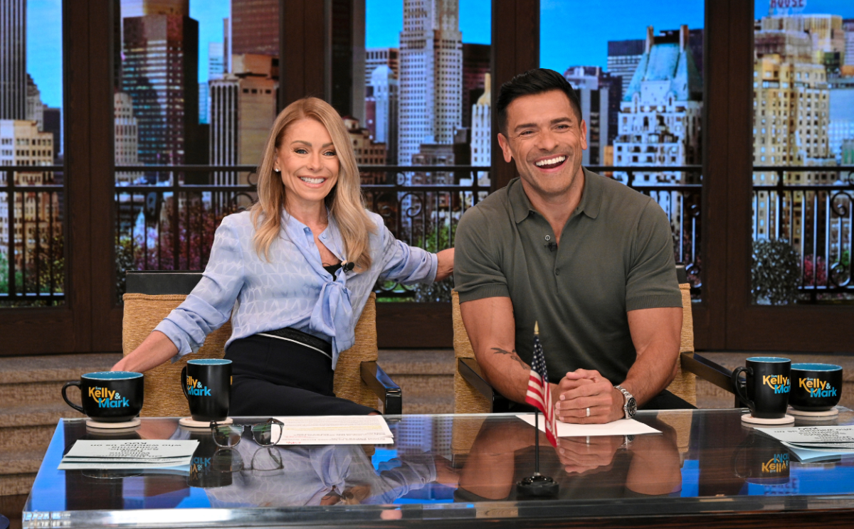 Mark Consuelos Stuns Kelly Ripa With Family Update Suggestion