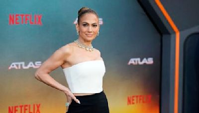 Jennifer Lopez says ‘you know better than that’ when asked about Ben Affleck rumors - The Boston Globe