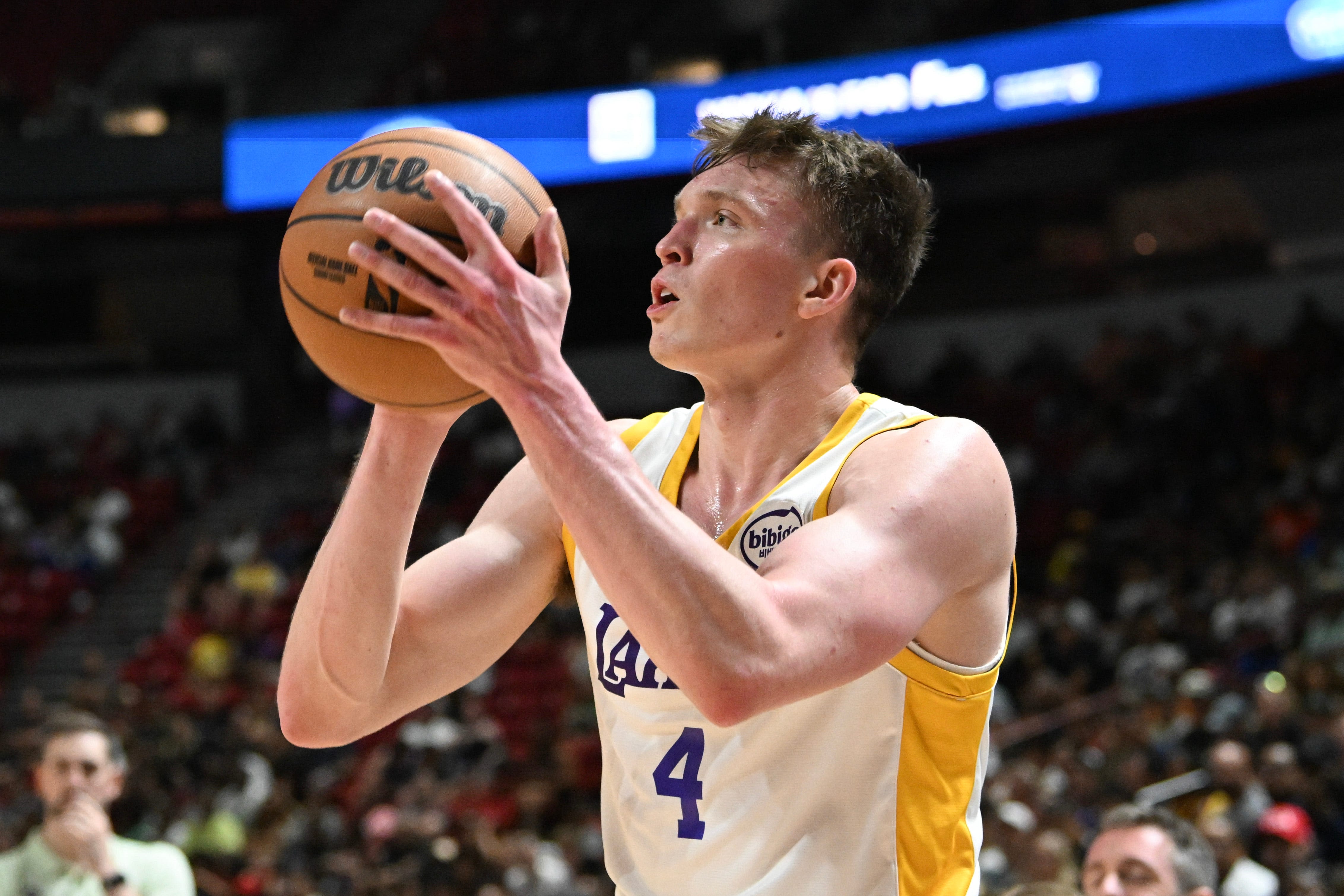 Lakers rookie Dalton Knecht has reportedly bulked up