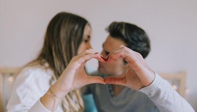 Por qué idealizar a tu pareja puede romper la relación y qué aconseja la psiquiatra