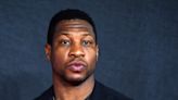 Aplazan la sentencia contra el actor Jonathan Majors en caso por violencia machista