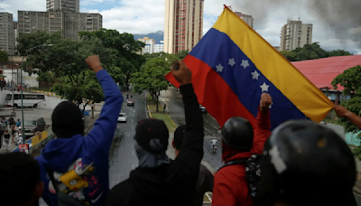 Oposição venezuelana promove ataque a observadores internacionais após vitória de Maduro