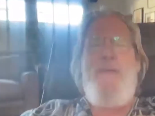 Jeff Bridges makes surprise appearance at White Dudes for Harris