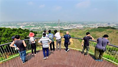 眺望海岸線 台中龍井竹坑南寮步道觀景平台完工