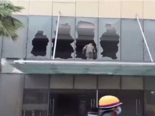 Fire breaks out at a popular mall in India